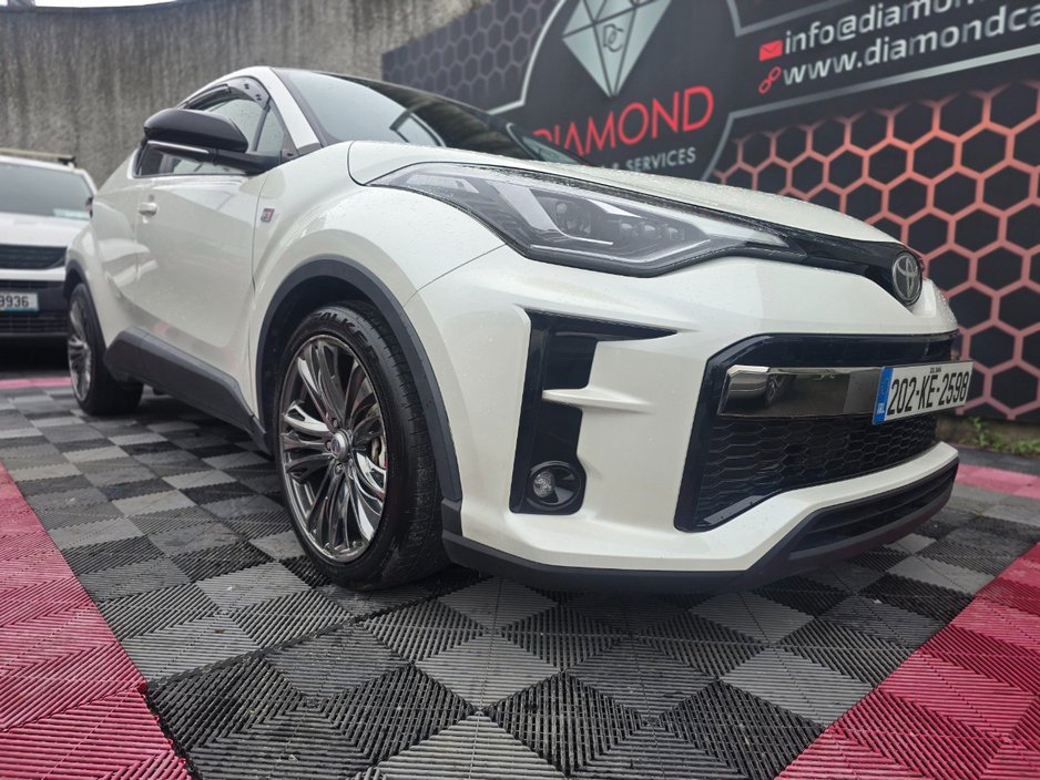 2020 Toyota C-HR - image 11