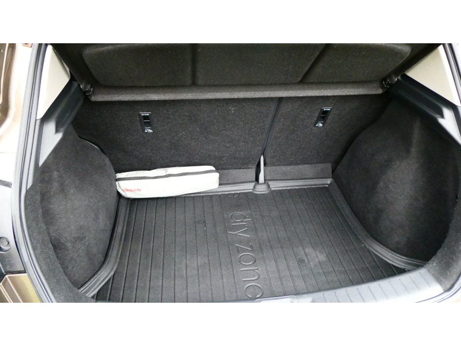 2015 Nissan Pulsar - image 7