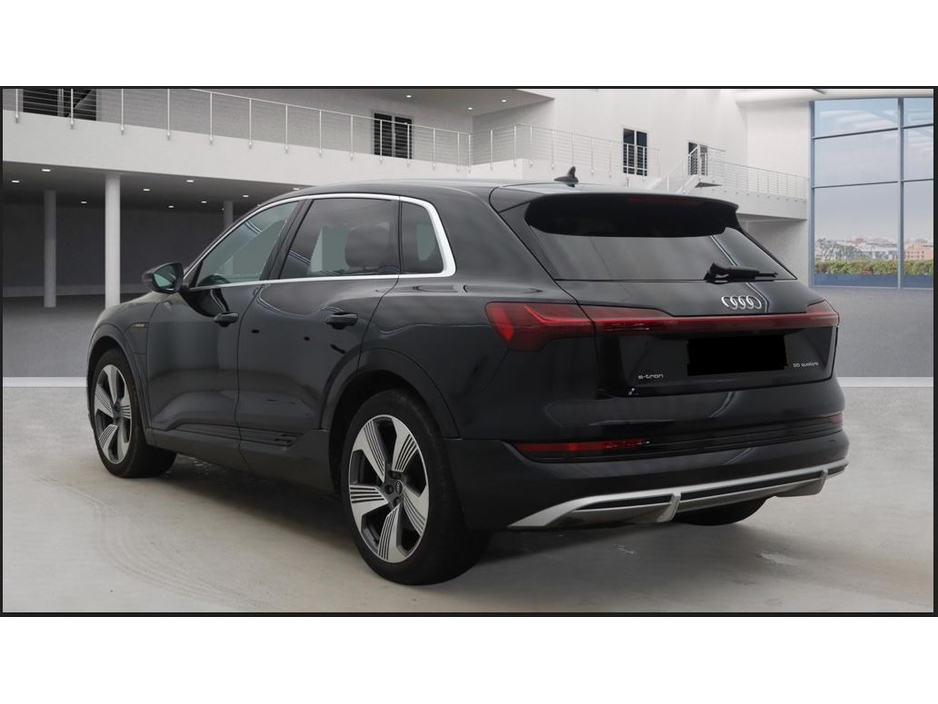 2022 Audi e-tron - image 3