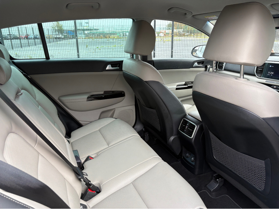 2021 Kia Sportage - image 14