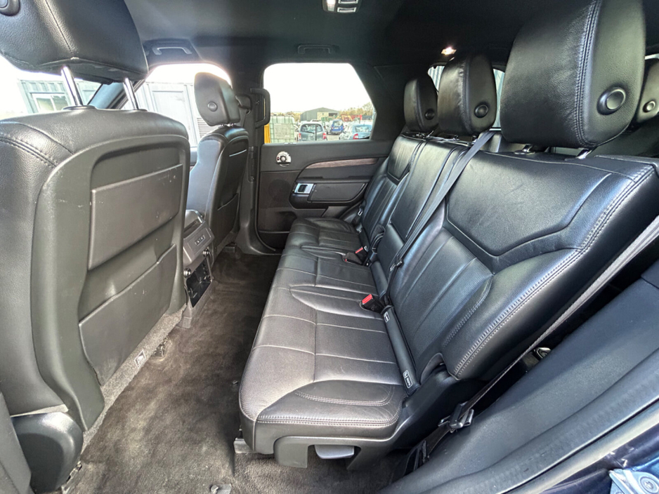 2019 Land Rover Discovery - image 17