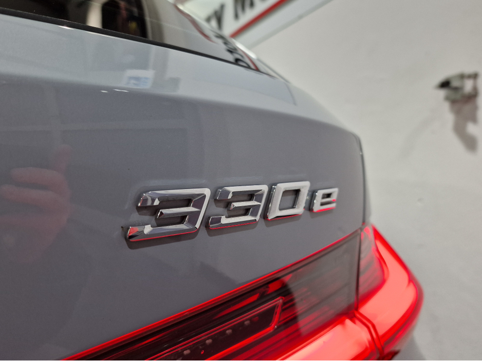 2023 BMW 3 Series 330E TOURING M SPORT (TECH PACK) AUTOMATIC **ONE OWNER / APPLE CARPLAY / CRUISE CONTROL / ELECTRIC BOOTLID / HEAD UP DISPLAY / HARMAN KARDON SOUND / REVERSE CAMERA / WIRELESS PHONE CHARGING** €39,900