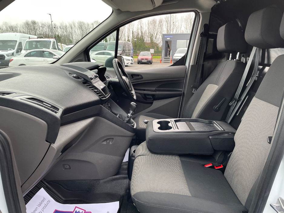 2022 Ford Transit Connect - image 12