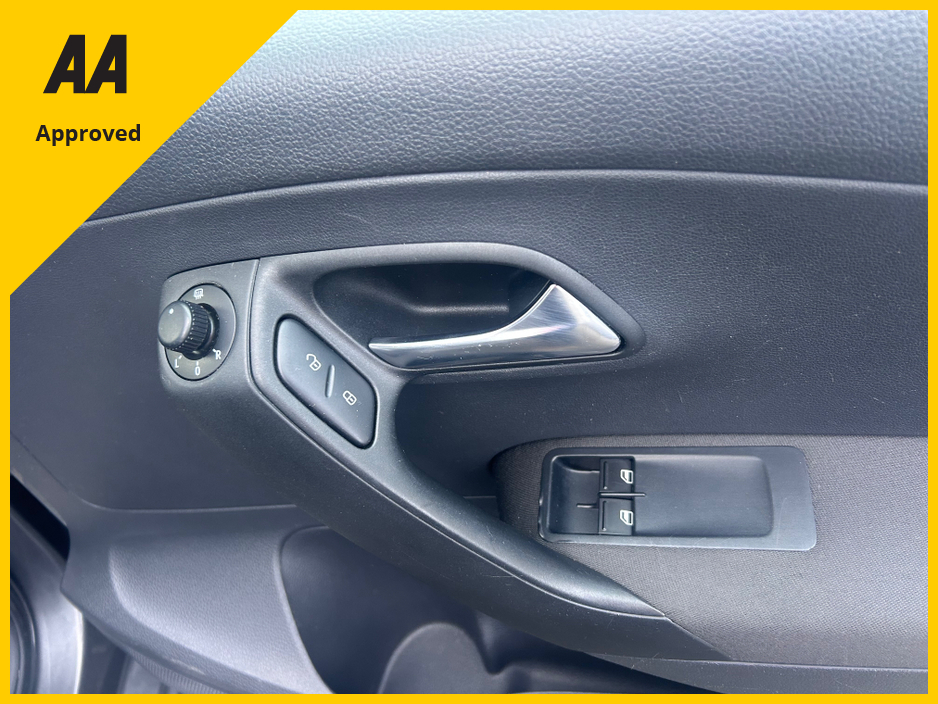 2013 Volkswagen Polo - image 19