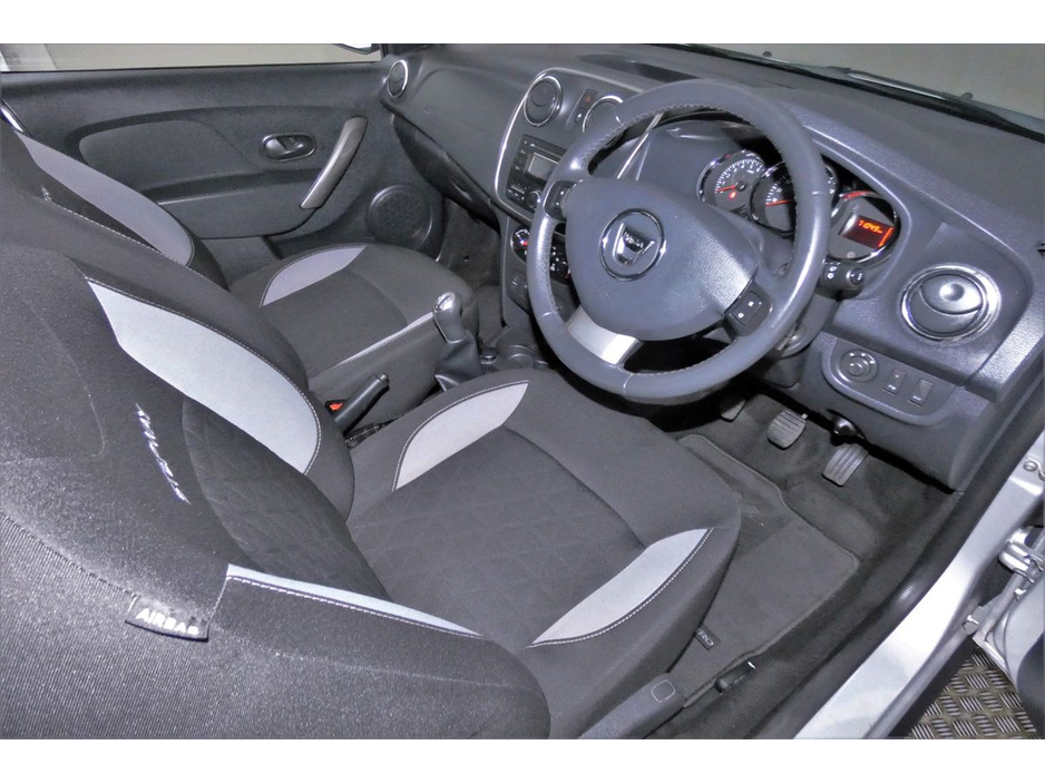 2015 Dacia Sandero Stepway - image 13