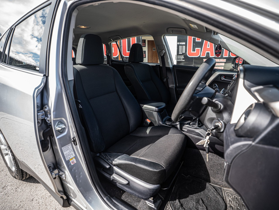 2014 Toyota Rav4 - image 18