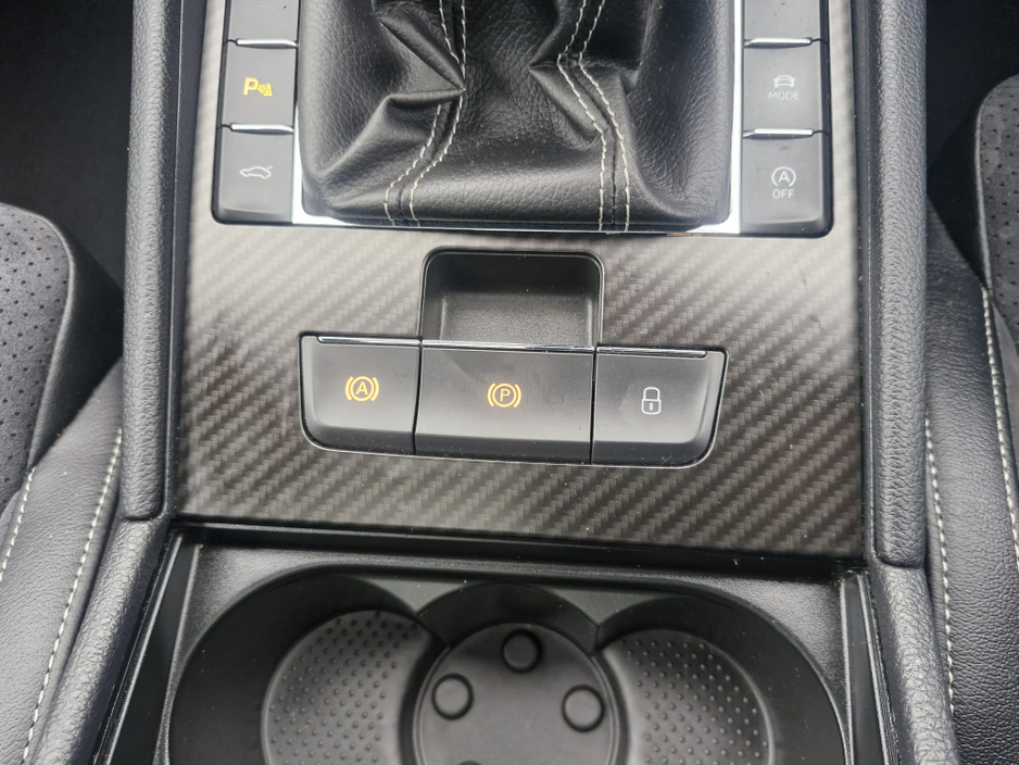 2020 Skoda Superb - image 21