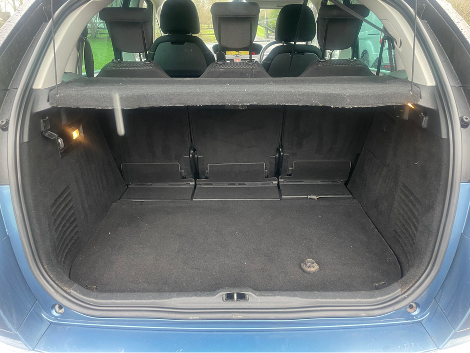 2013 Citroen C4 Picasso - image 5