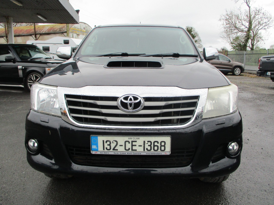 2013 Toyota Hilux - image 2