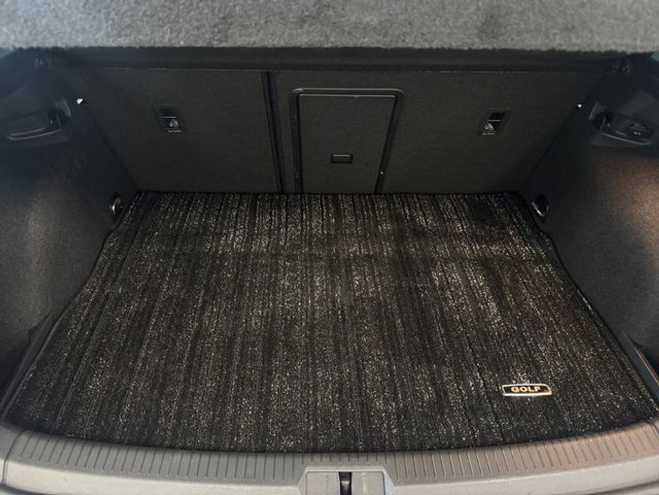 2018 Volkswagen Golf - image 18