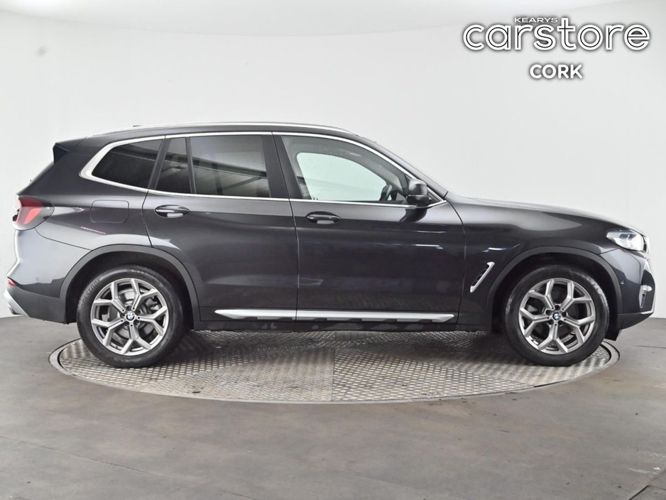2022 BMW X3 - image 2
