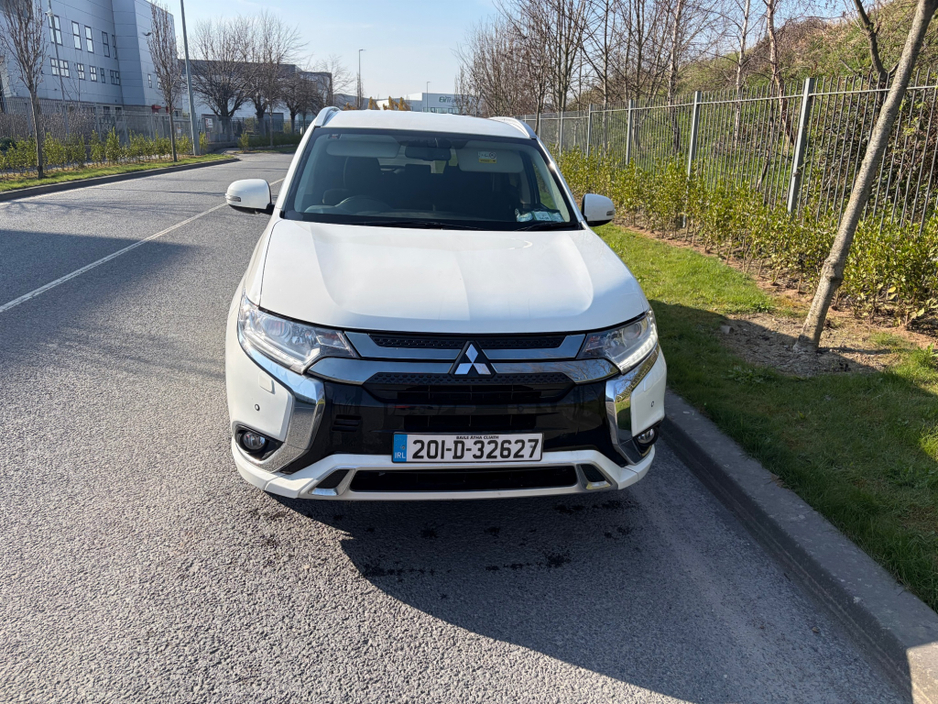 2020 Mitsubishi Outlander - image 7