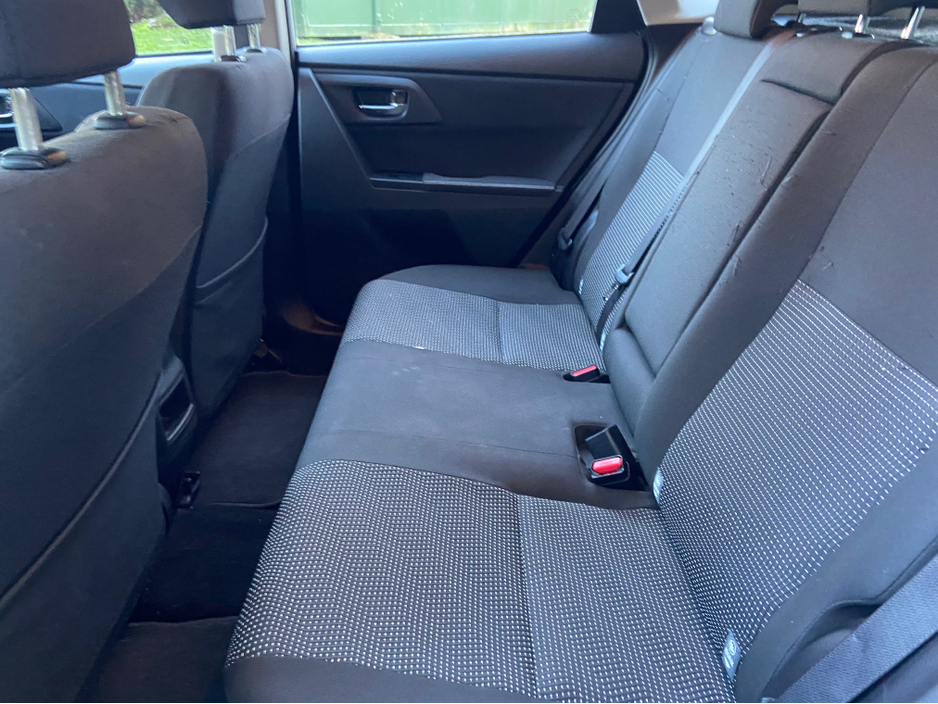 2014 Toyota Auris - image 7