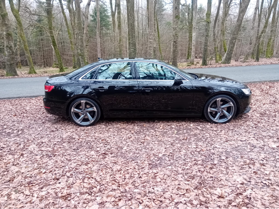 2016 Audi A4 - image 5