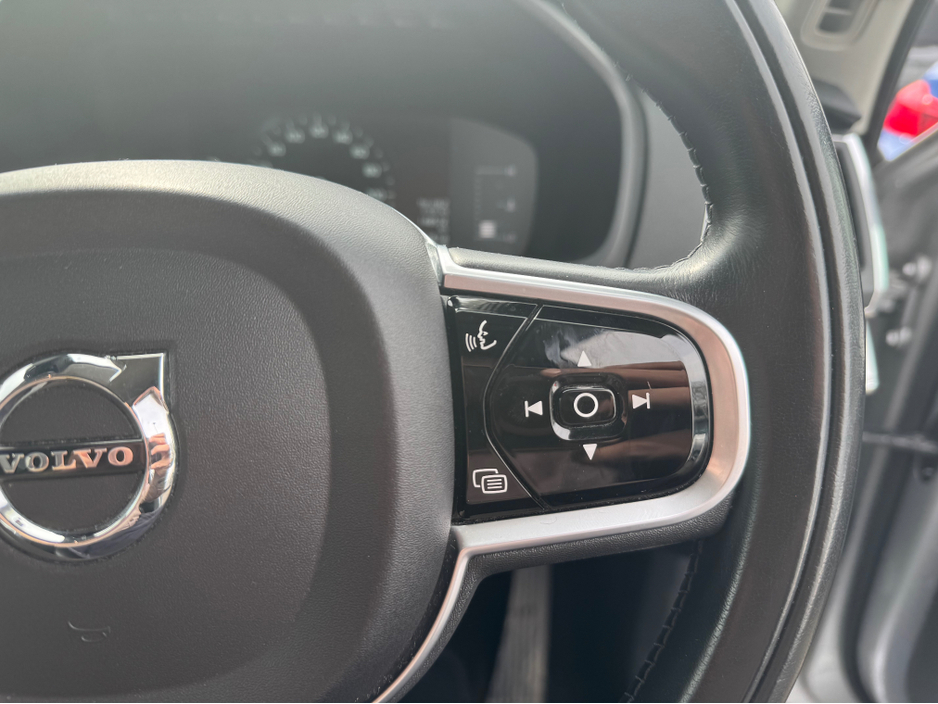 2019 Volvo XC90 - image 13