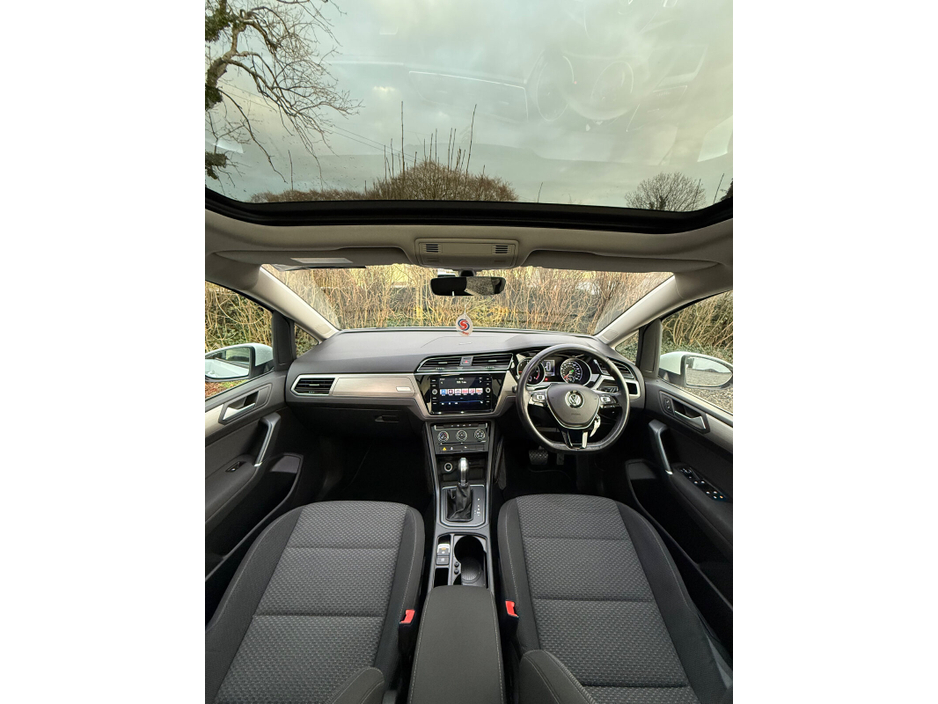 2018 Volkswagen Touran - image 13