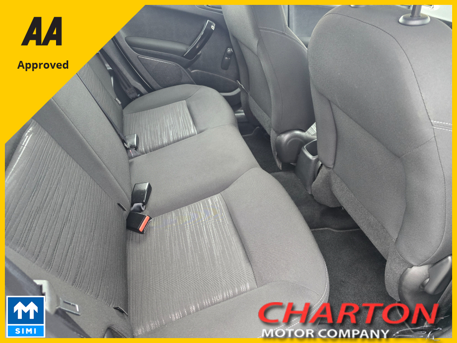 2017 Peugeot 208 - image 11