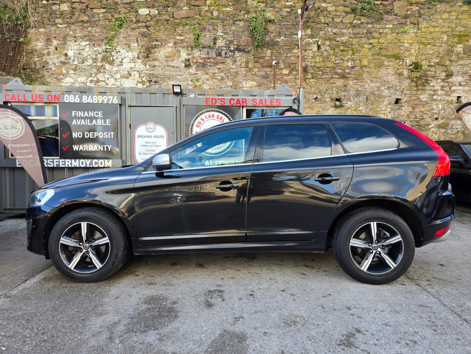 2017 Volvo XC60 - image 6