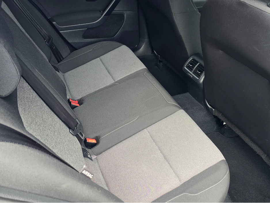 2016 Volkswagen Golf - image 14