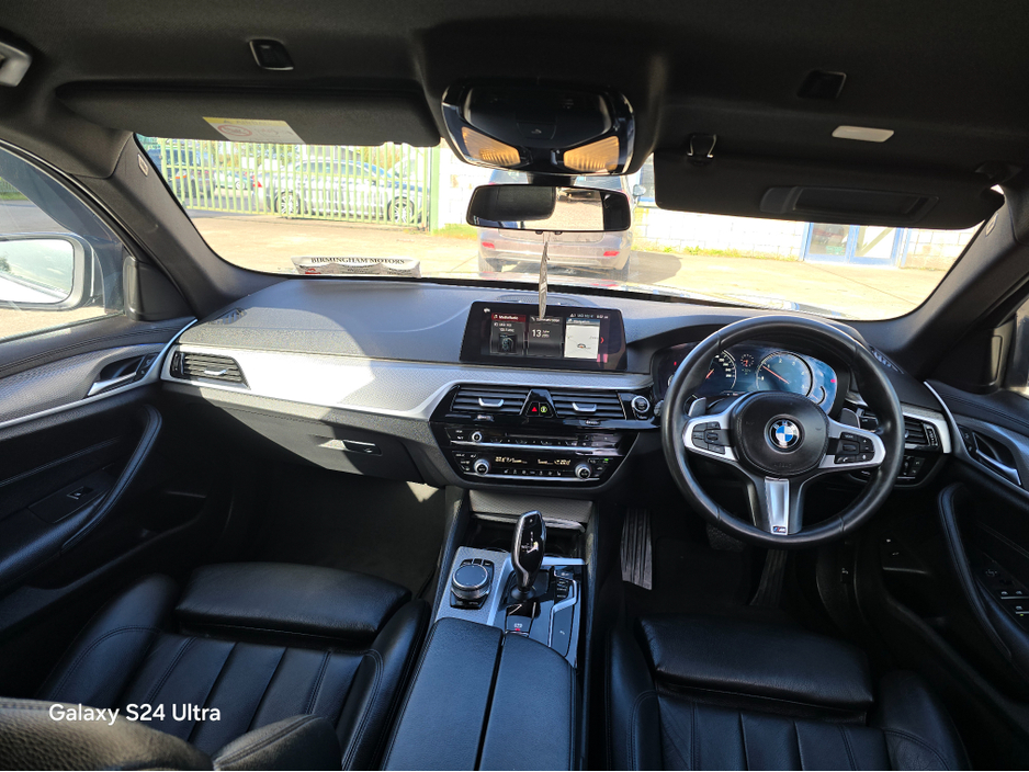 2018 BMW 5 Series - image 13