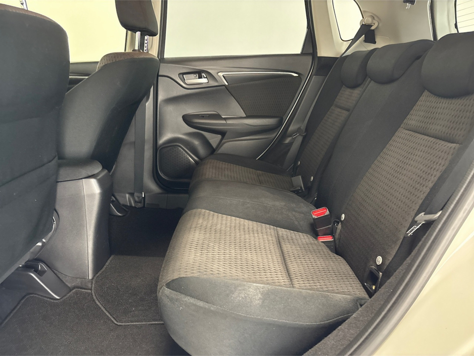 2018 Honda Fit TOUCHSCREEN DISPLAY**MEDIA CONNECTIVITY**KEYLESS START**REVERSE CAMERA**PARKING SENSORS**CRUISE CONTROL**SEMI DIGITAL DASH**LANE ASSIST**EMERGENCY BRAKE ASSIST**AIR CONDITIONING**ELECTRIC WINDOWS** €11,995