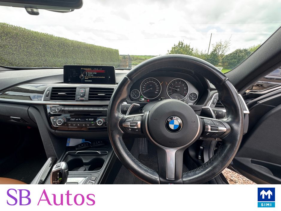 2016 BMW 3 Series - image 12