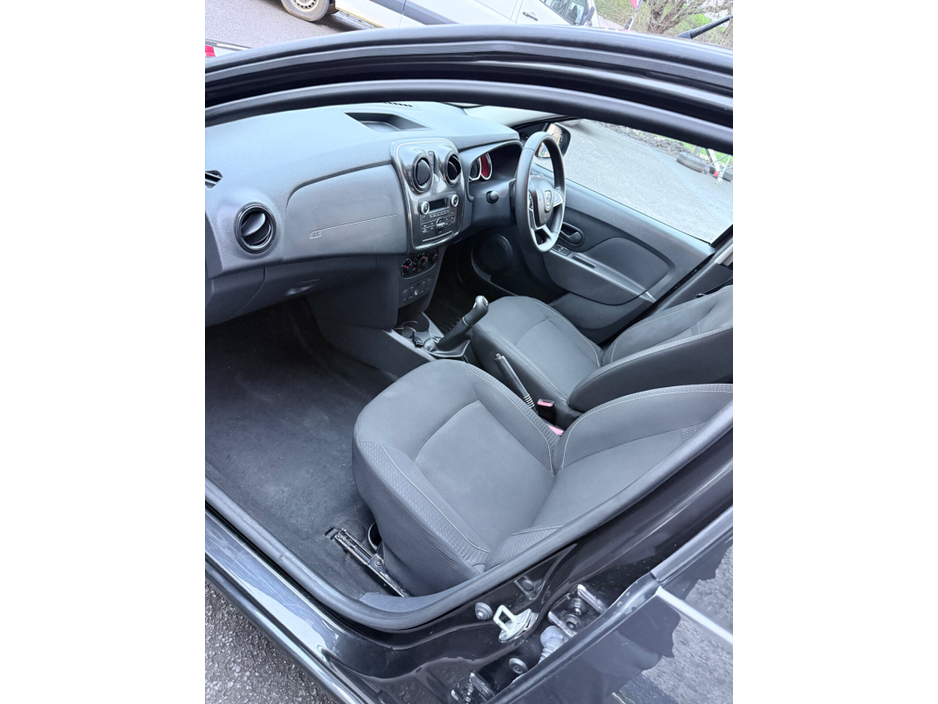 2018 Dacia Sandero - image 16