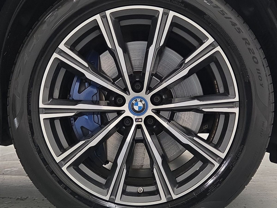 2023 BMW X5 - image 14