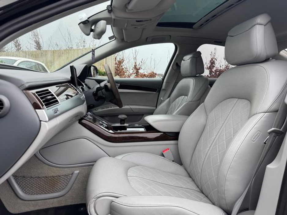 2014 Audi A8 - image 17