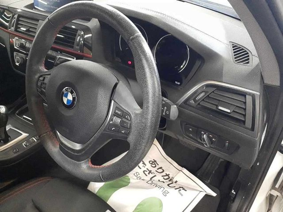 2018 BMW 1 Series - image 2