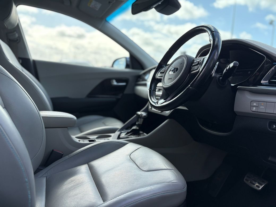 2021 Kia Niro - image 6