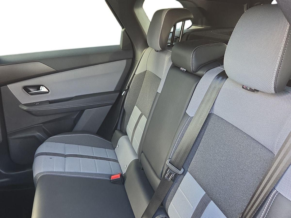 2025 Opel Grandland - image 10