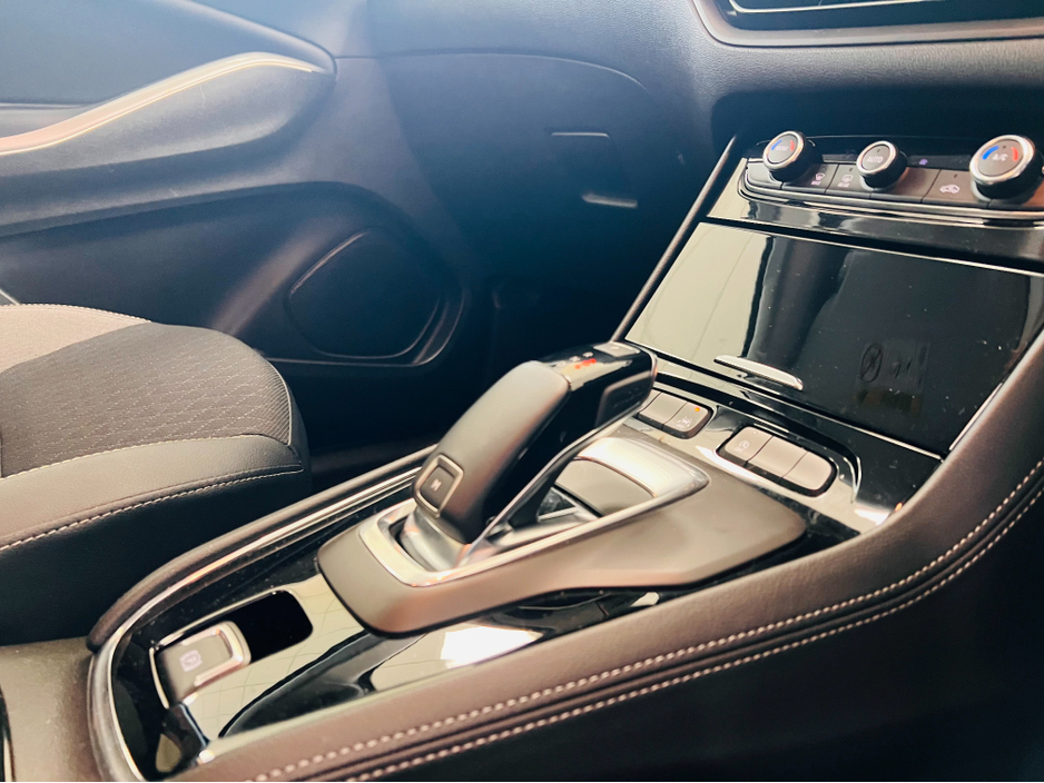 2023 Opel Grandland - image 8