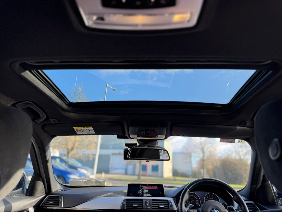 2016 BMW 3 Series - image 25