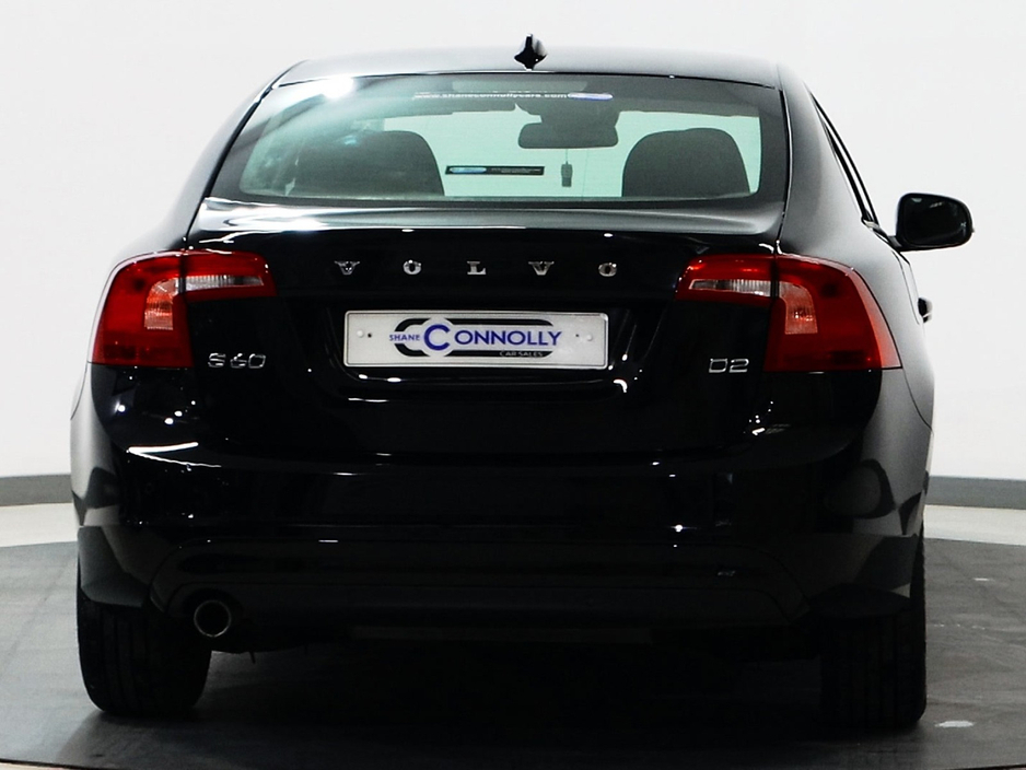 2017 Volvo S60 - image 4