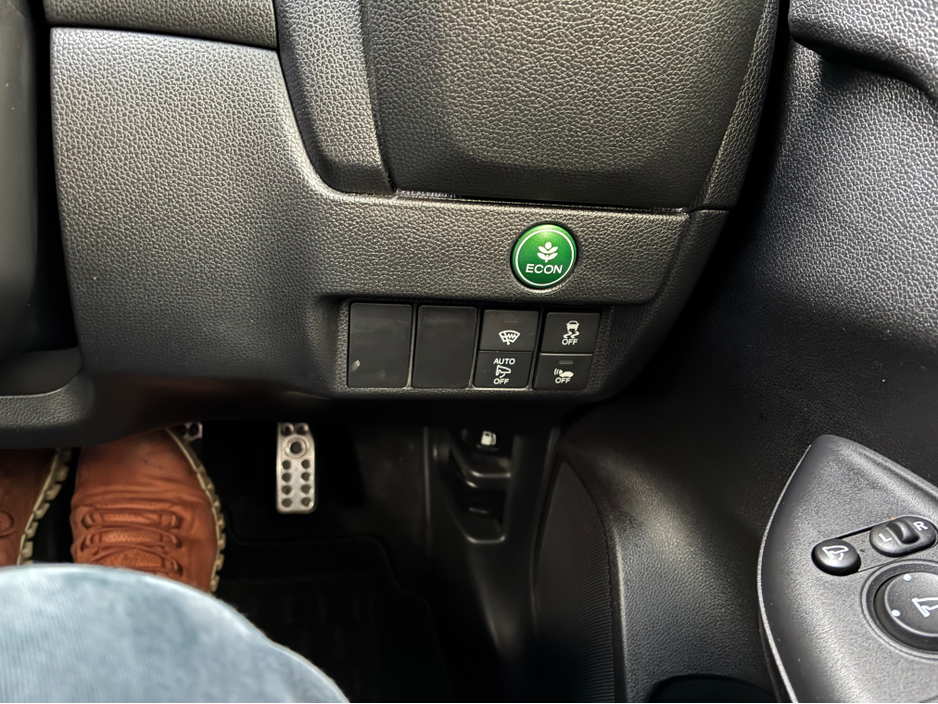 2016 Honda Fit DAA-GP5 €12,750