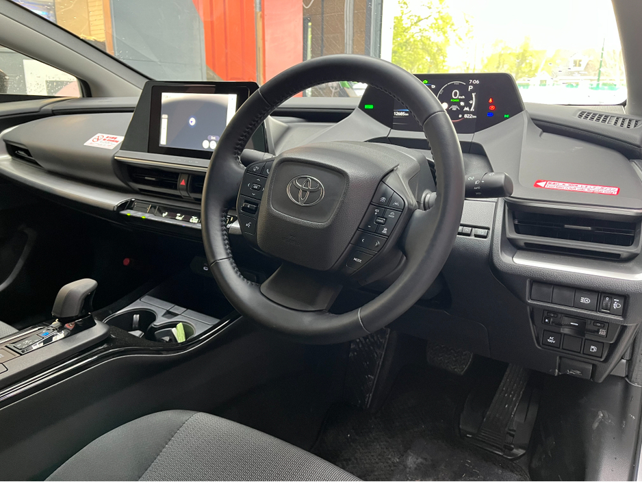 2025 Toyota Prius - image 8