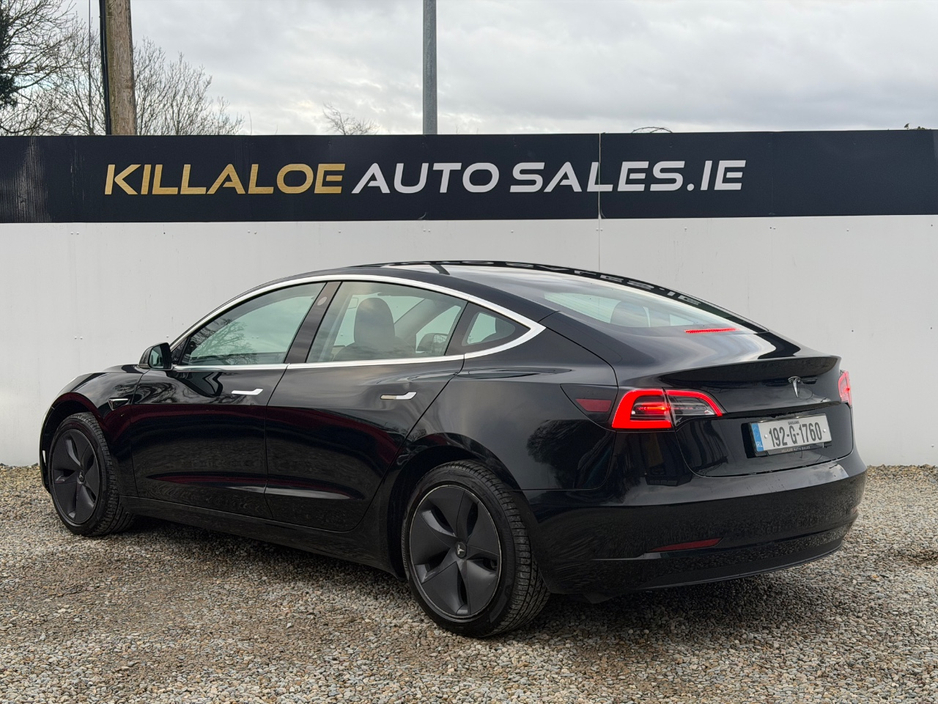 2019 Tesla Model 3 - image 5