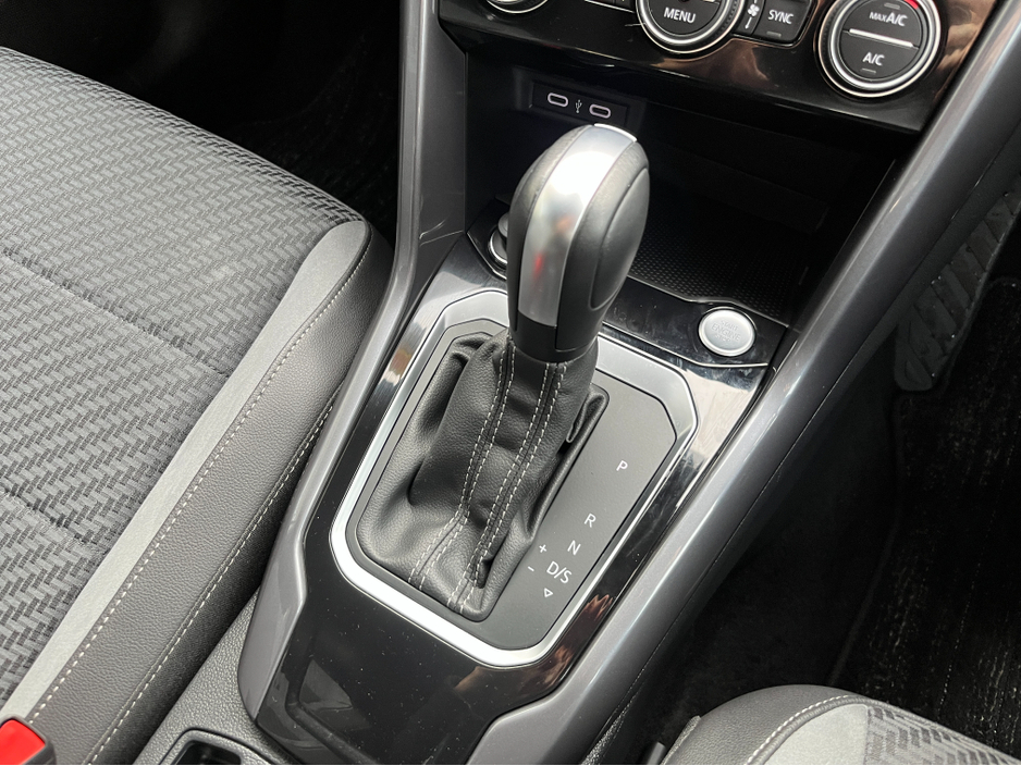 2021 Volkswagen T-Roc - image 17