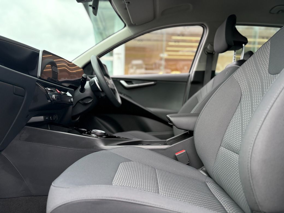 2025 Kia Niro - image 2