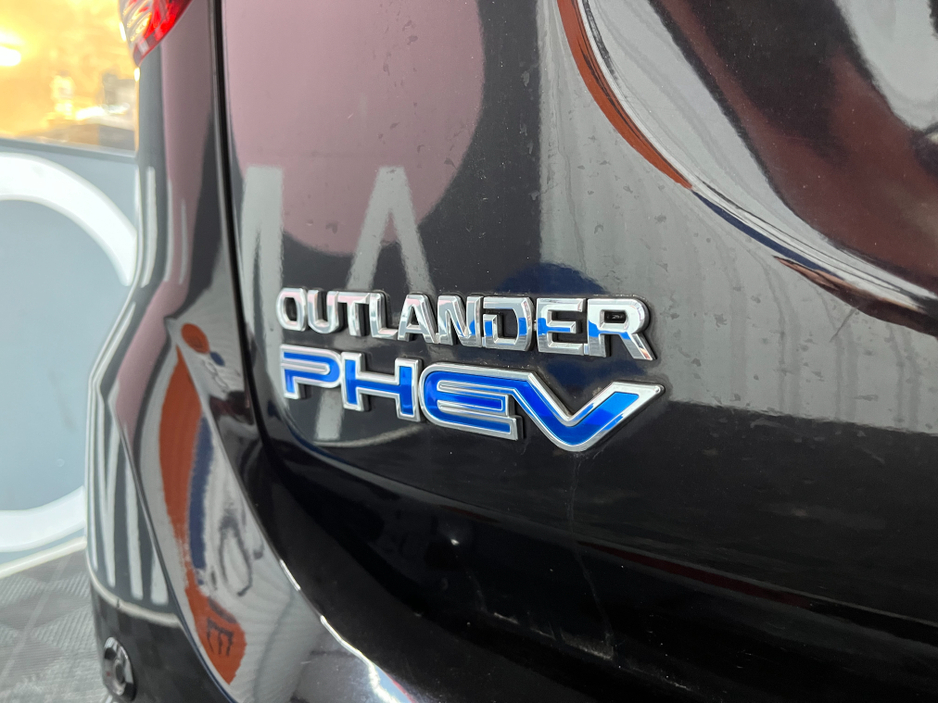 2019 Mitsubishi Outlander €21950 2019 MITSUBISHI OUTLANDER PHEV G PREMIUM 2.4 AUTOMATIC / CRUISE CONTROL / REVERSE CAMERA / ELECTRIC HEATED SEATS / HEATED STEERING WHEEL €21,950