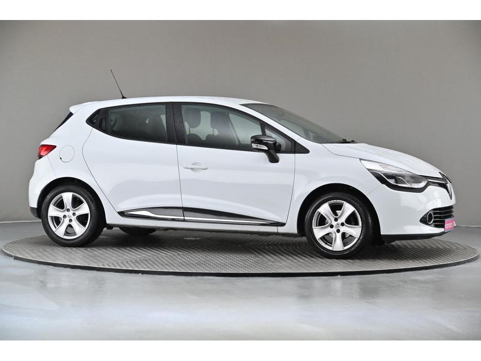 2016 Renault Clio - image 12