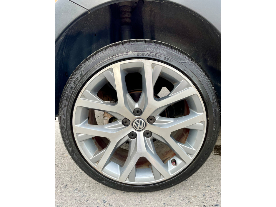 2015 Volkswagen Polo - image 14