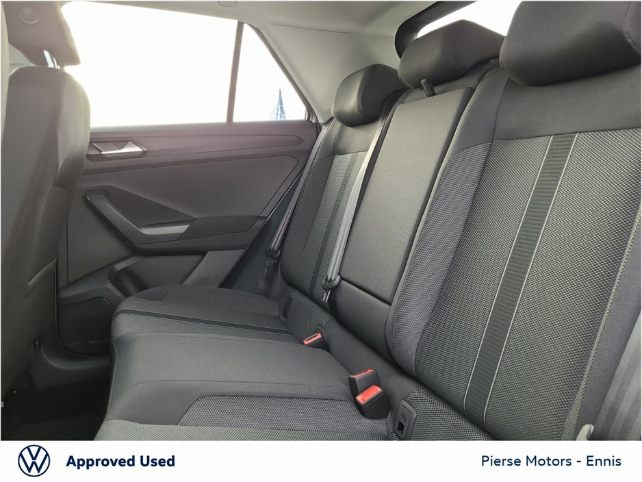 2026 Volkswagen T-Roc - image 7