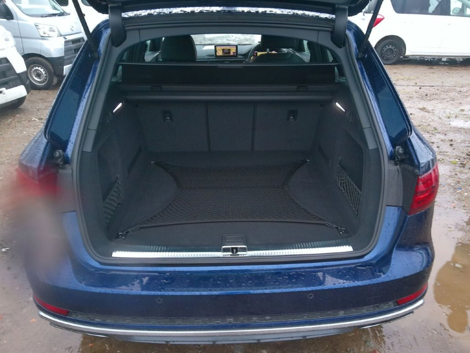 2019 Audi A4 - image 14