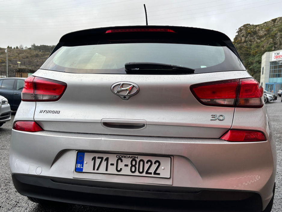 2017 Hyundai i30 - image 16