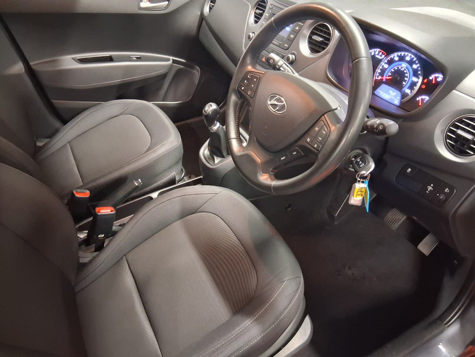 2018 Hyundai i10 - image 3