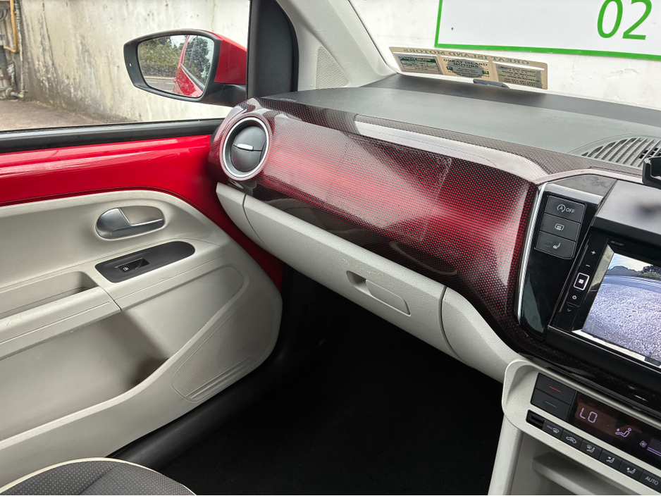 2018 Volkswagen up! - image 20