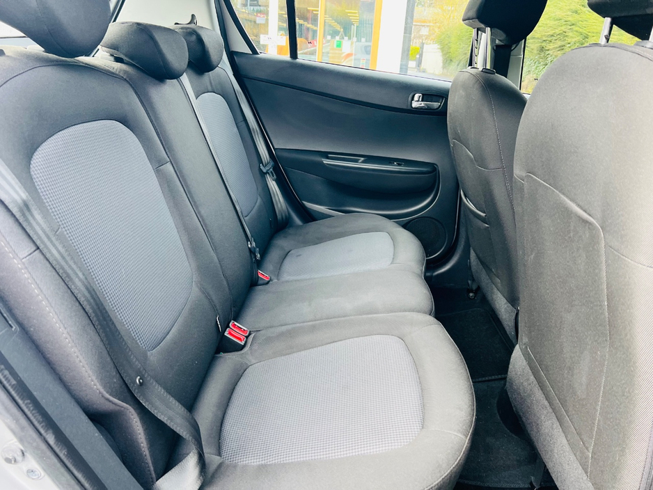 2012 Hyundai i20 - image 16