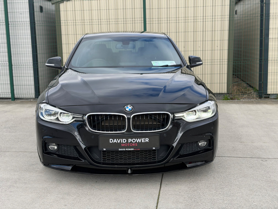 2017 BMW 3 Series - image 2